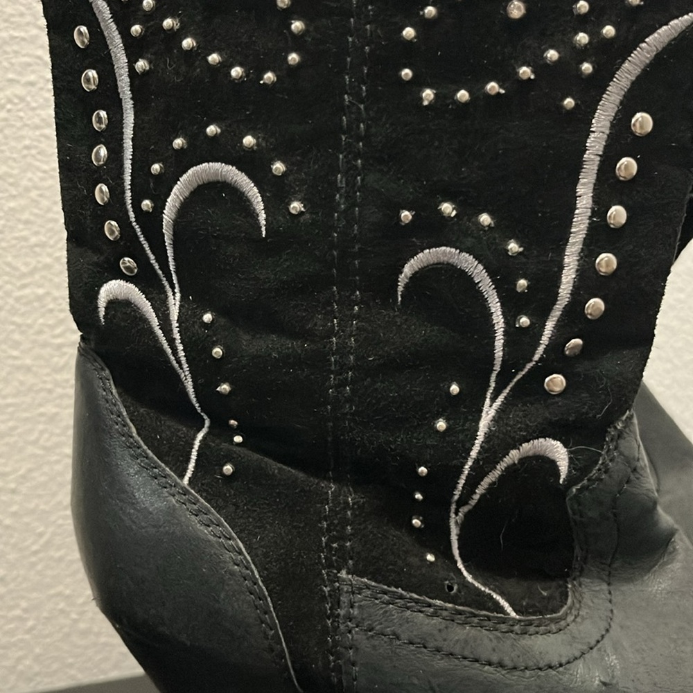 DINGO Fashion Ava Rivet Studded Leather Boots size 7 - Picture 3 of 9